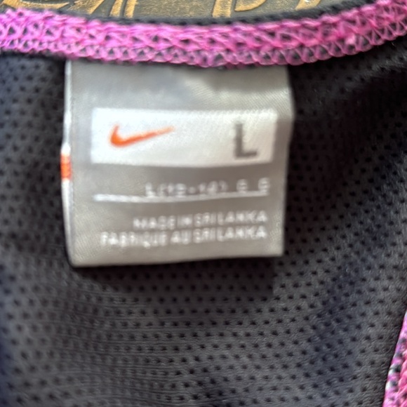 Nike athletic tank top - Picture 3 of 5
